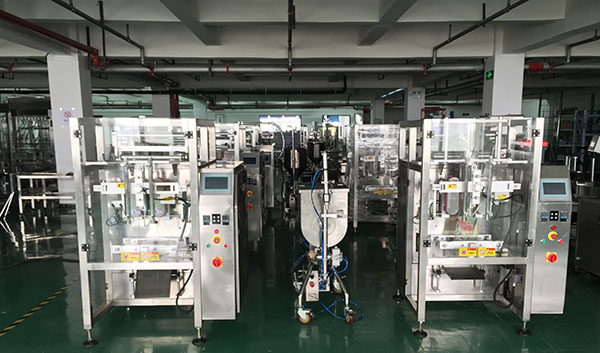 為什么許多企業(yè)都看重星格火鍋底料包裝機(jī)呢？(圖1)