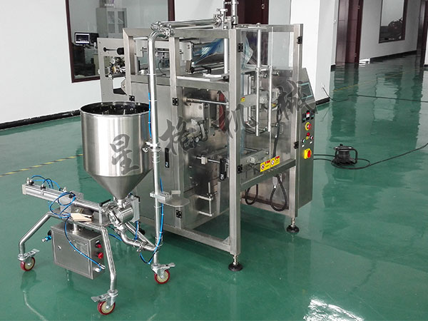 如何選購(gòu)全自動(dòng)番茄醬料包裝機(jī)(圖1)