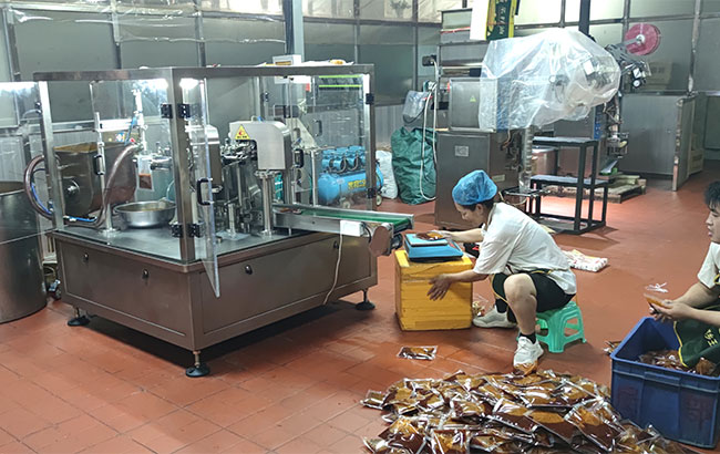 醬料包裝生產(chǎn)線(xiàn)-自動(dòng)醬料包裝機(jī)的性能特點(diǎn) 操作直觀(圖1)