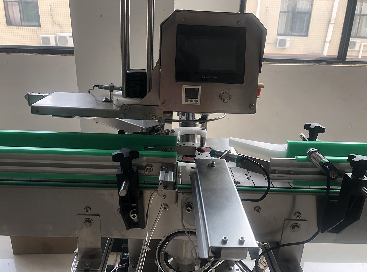 瓶裝香椿醬自動灌裝機械隨著企業(yè)用戶的需求做出改變(圖2)